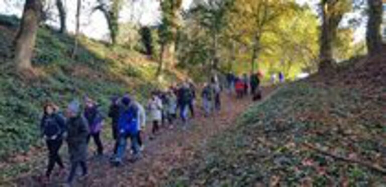 Wanderung mit Daniela Ritzerfeld entlang des geplanten „Natur- und Kultur-Erlebnispfades“